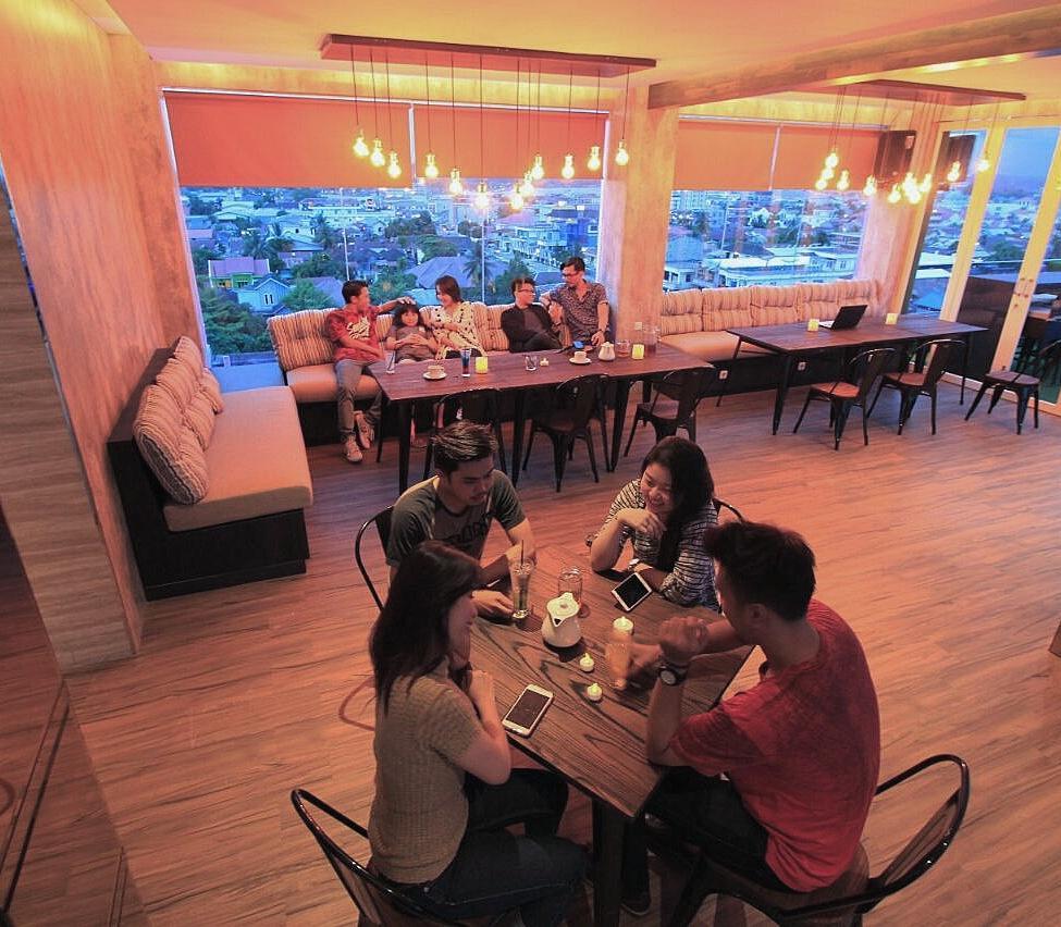 Palmy Exclusive Hotel Tanjung Redep Exterior photo